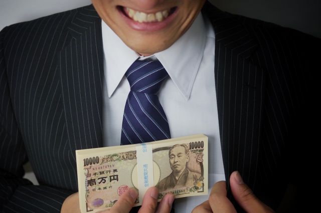 ヤミ金業者は金をせしめてほくそ笑む。鎌倉市の闇金被害の相談は弁護士や司法書士に無料でできます